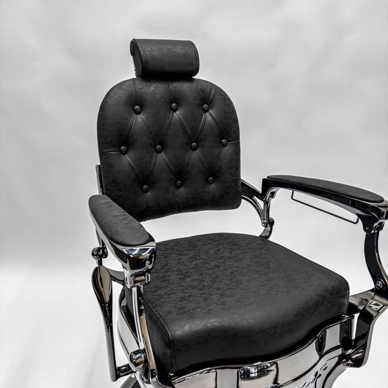 ATLAS 2.0 Black Chrome Vintage Style Barber Chair