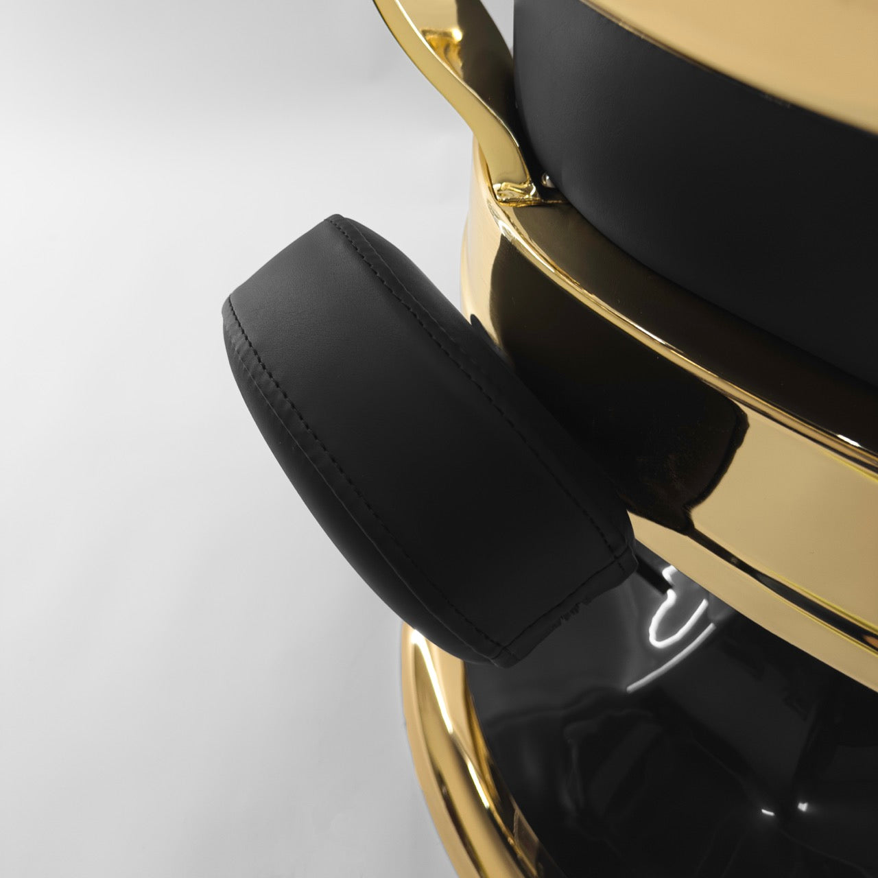 ROYALE Gold Vintage Style Barber Chair