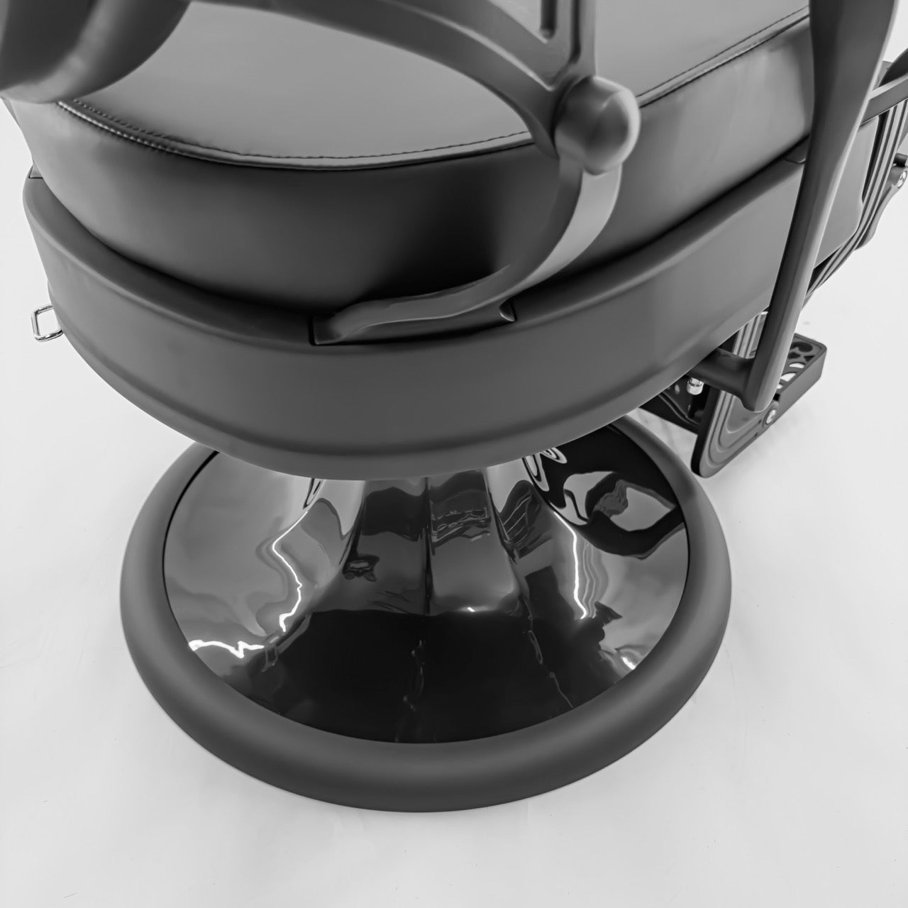 ONYX Vintage Style Barber Chair - Matte Black