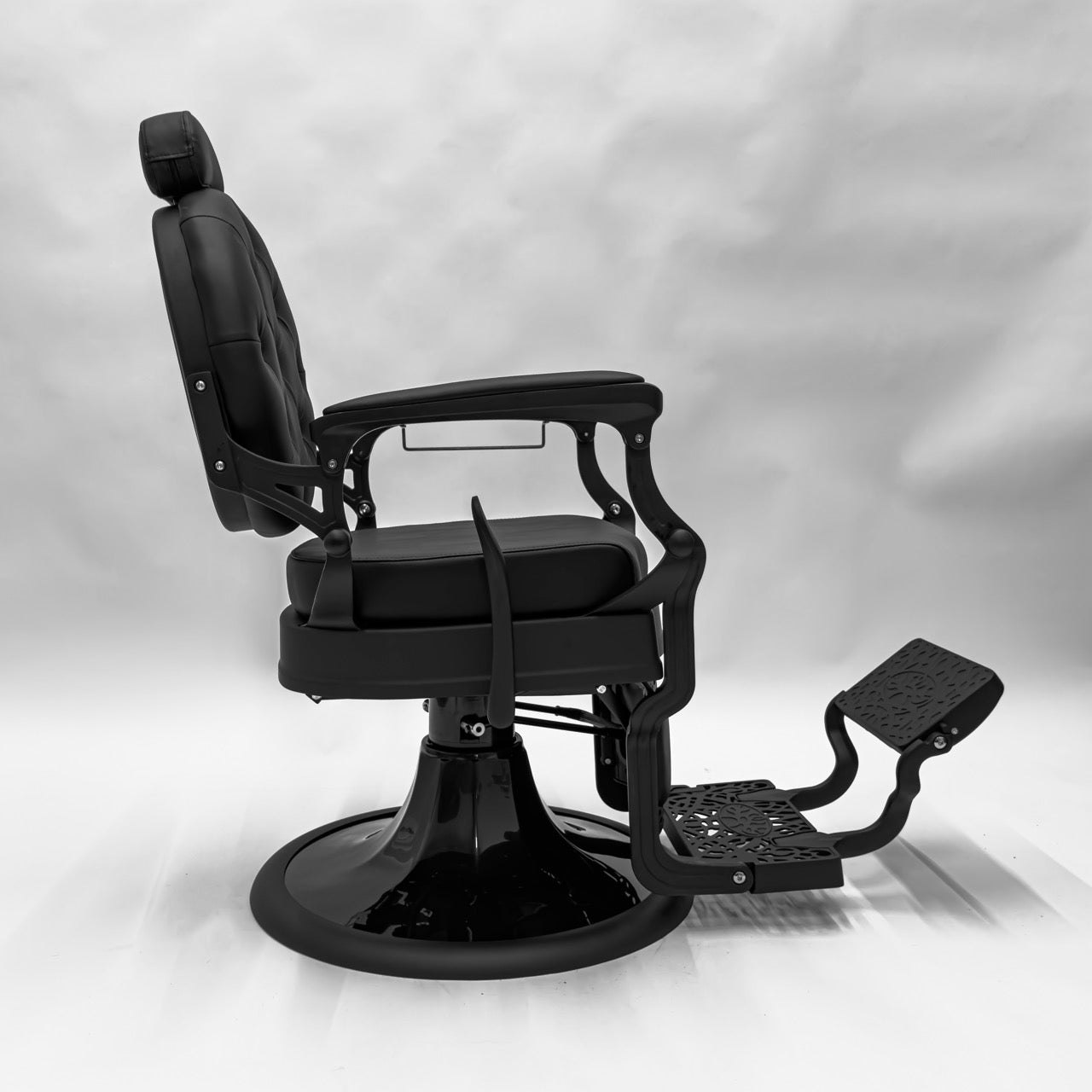 ONYX Vintage Style Barber Chair - Matte Black