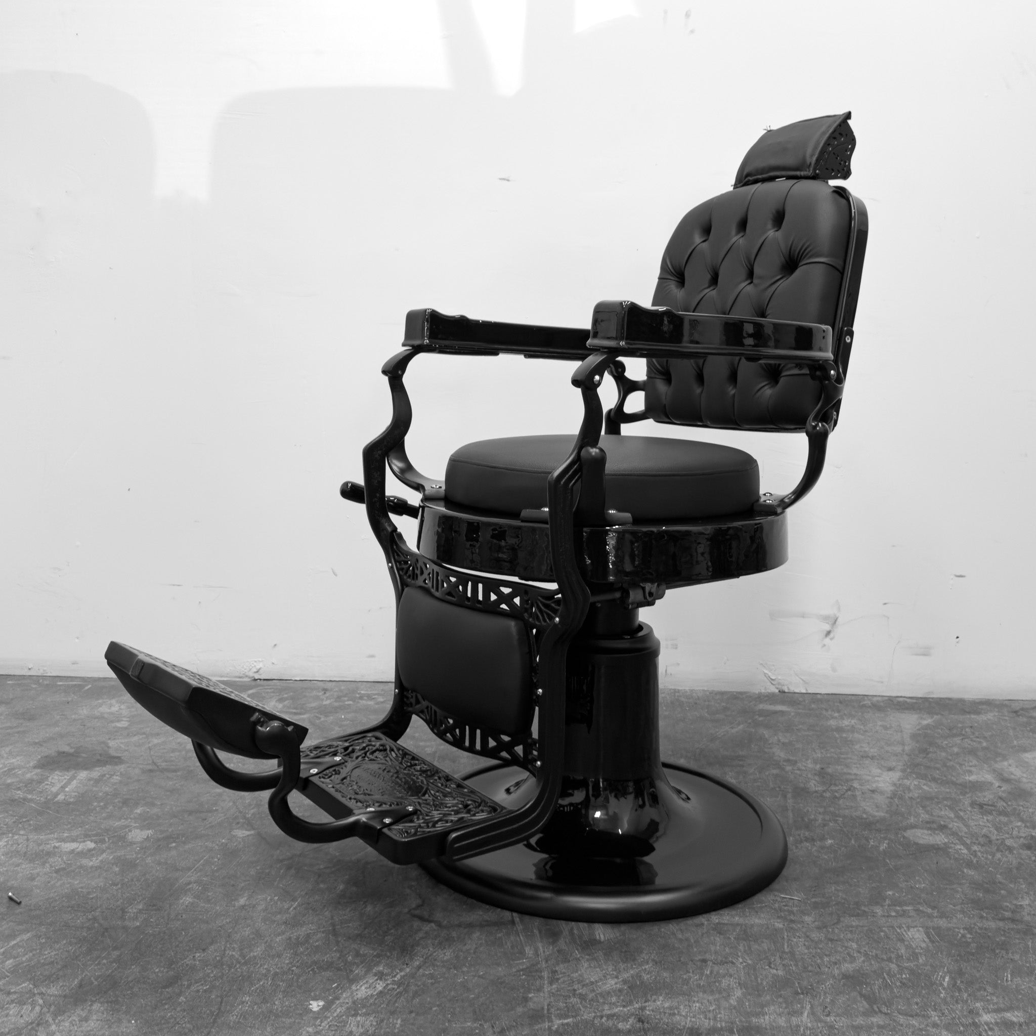 Antique Round Seat Koken Barber Chair - Matte & Gloss Black