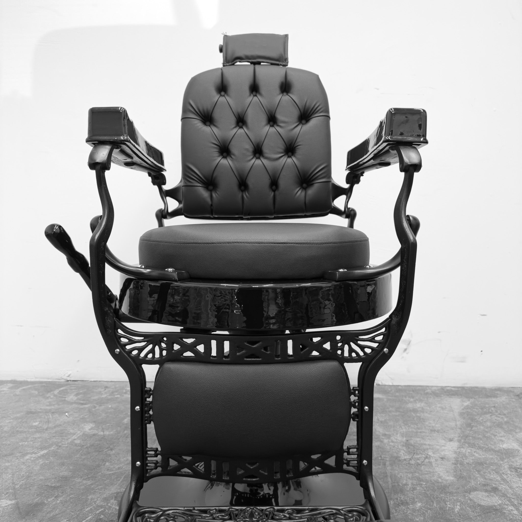 Antique Round Seat Koken Barber Chair - Matte & Gloss Black