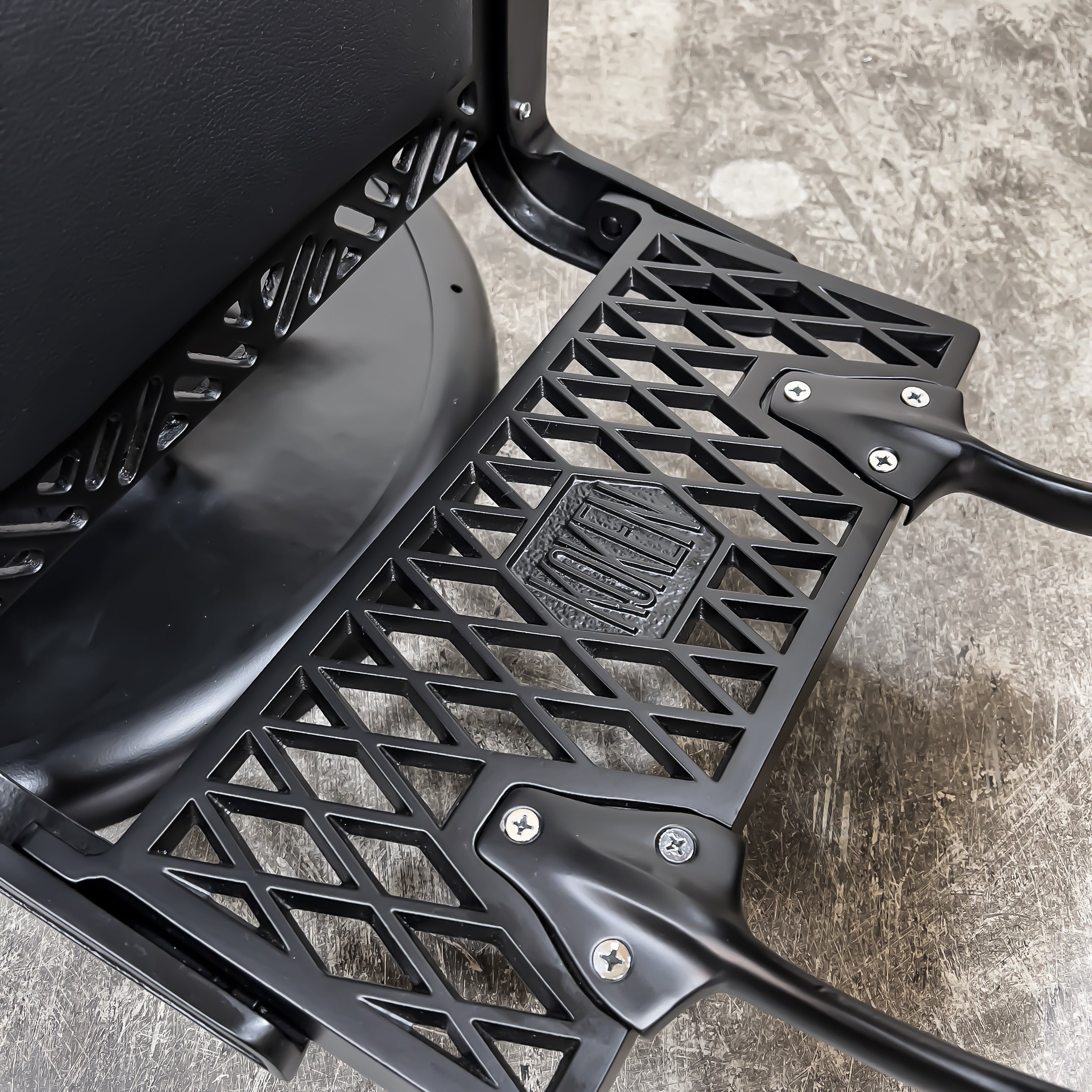 Diamond Black Koken Barber Chair