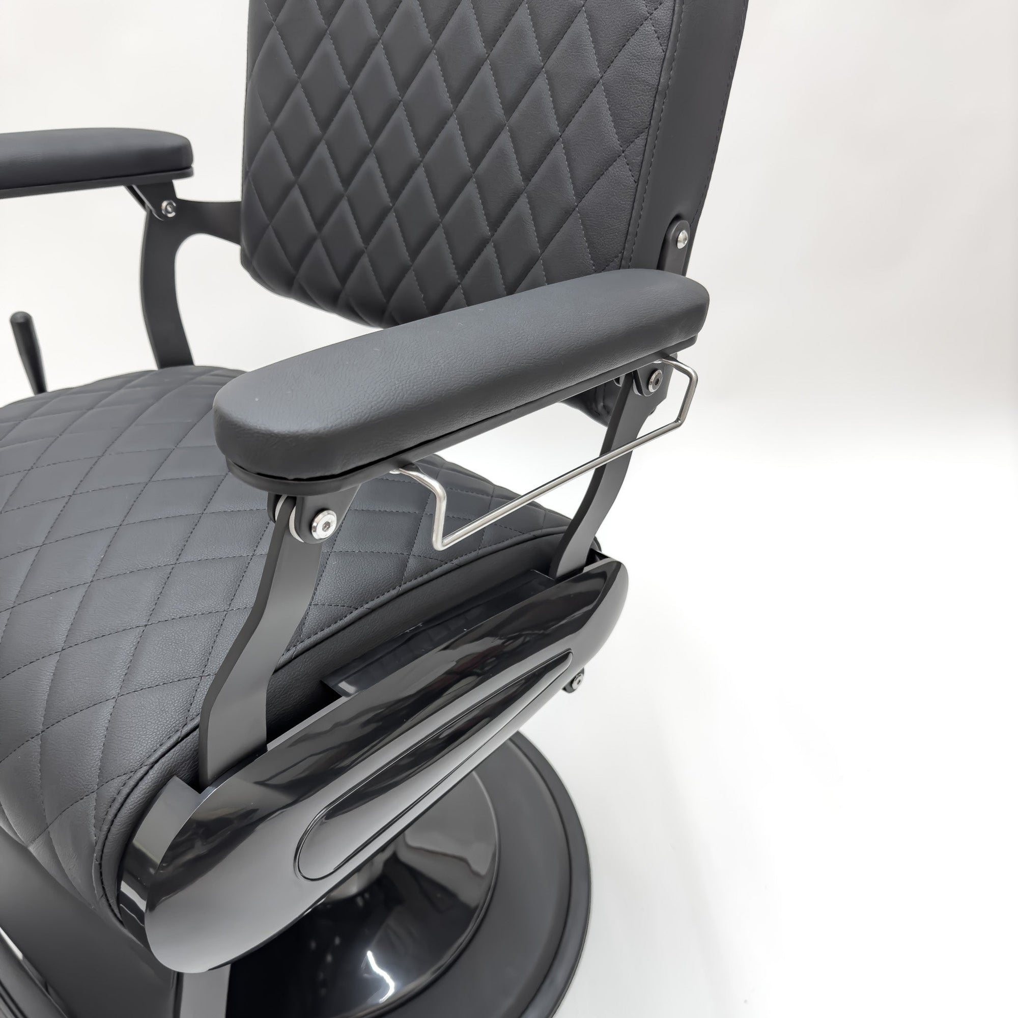 NORO 2.0 Matte Black Barber Chair