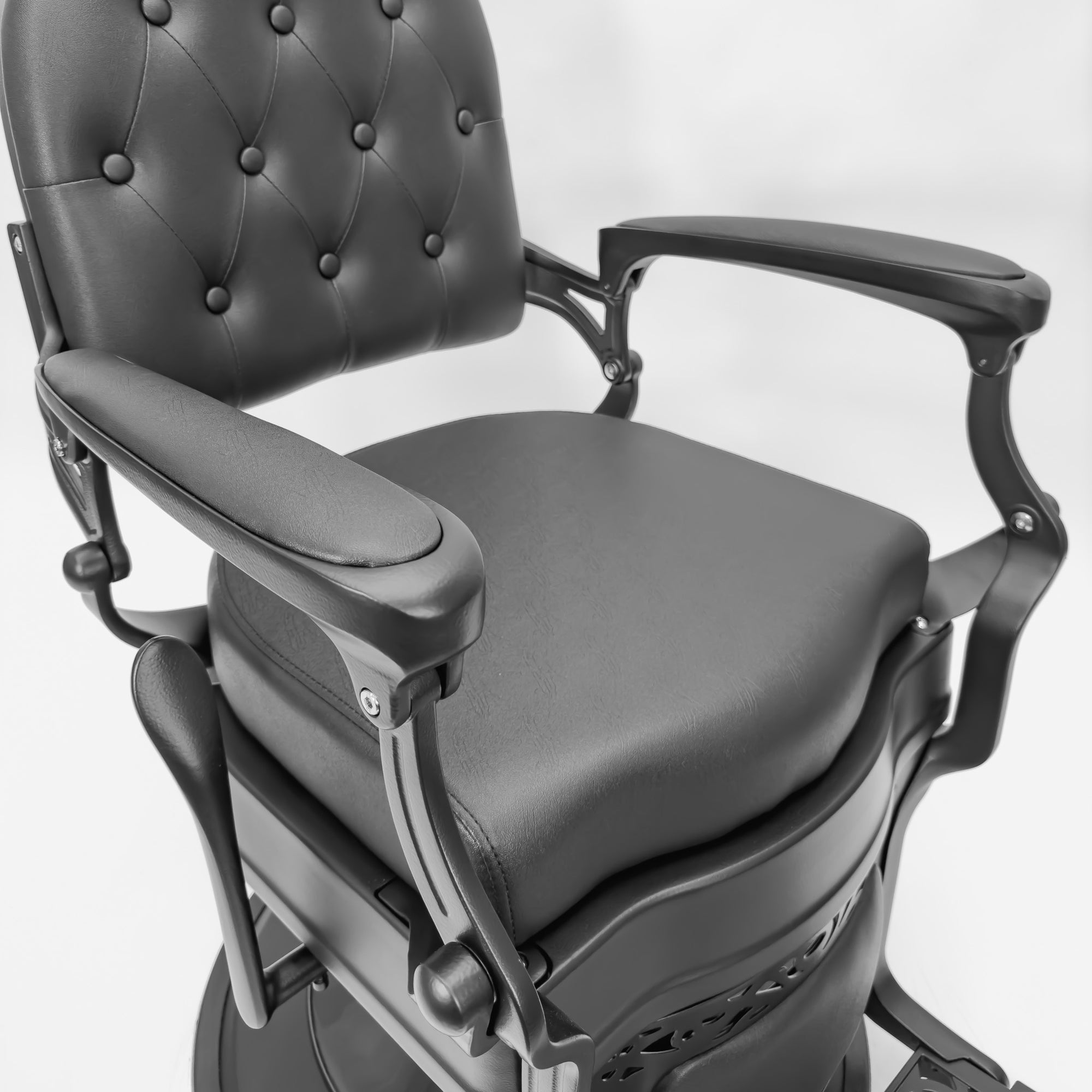 STRATA Vintage Style Barber Chair - Matte Black